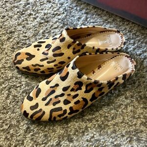 Crown & Ivy Women's Leopard Print Mules